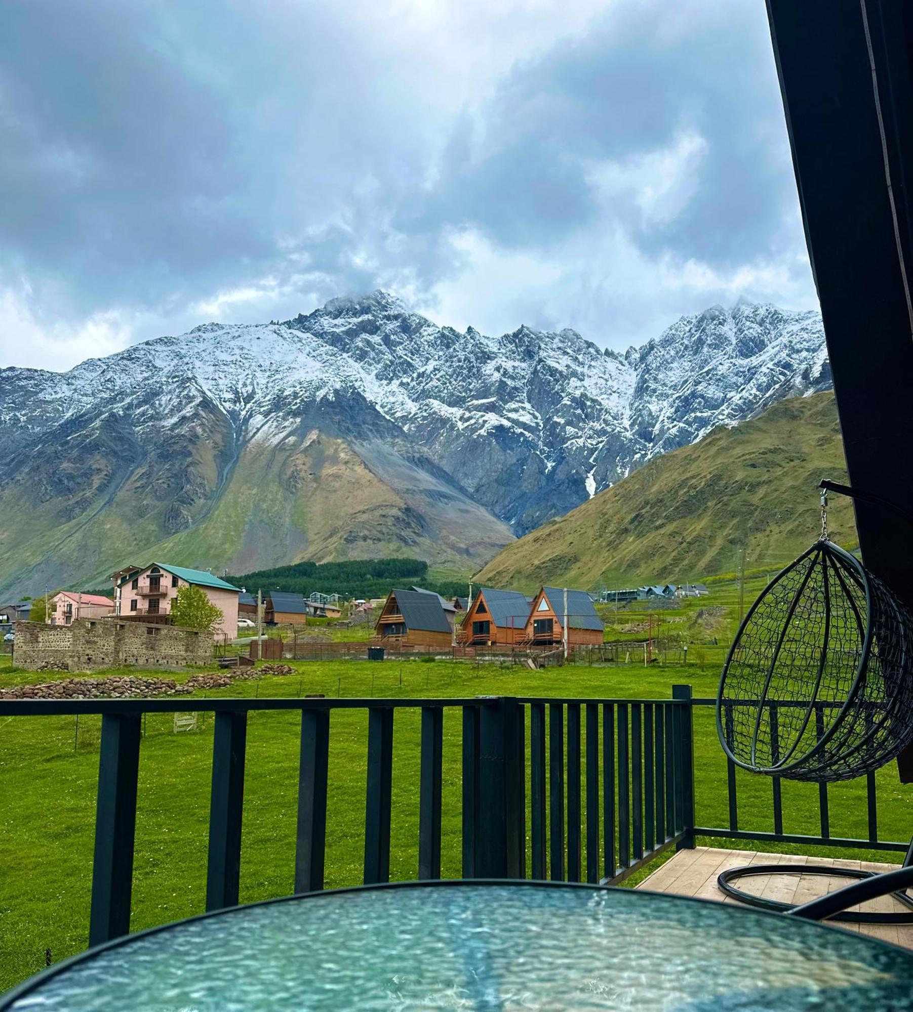 Royal Cottages Kazbegi Ngoại thất bức ảnh